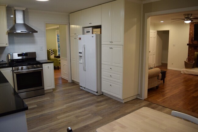 Foto del edificio - 4 bedroom British Woods Rental
