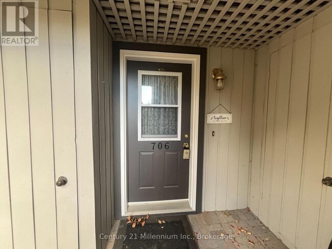 Photo du bâtiment - 706 Johnston Pk Ave