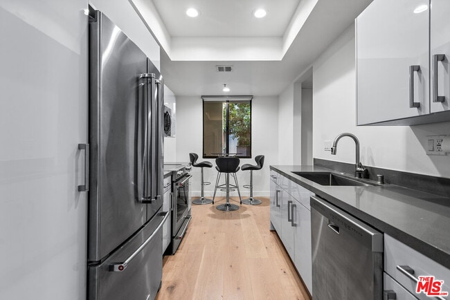 Foto del edificio - 2102 Century Park Ln