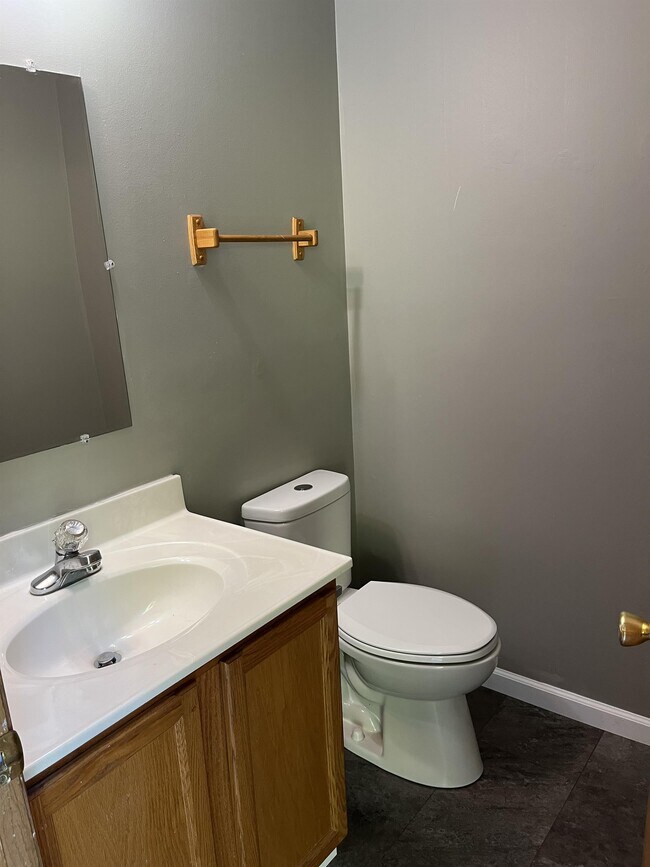 Building Photo - 401 Briden