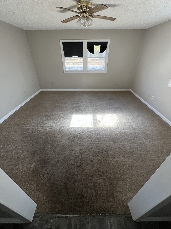 Building Photo - 2031 Poplar St