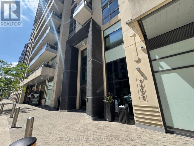 Photo du bâtiment - 9205-9205 Yonge St
