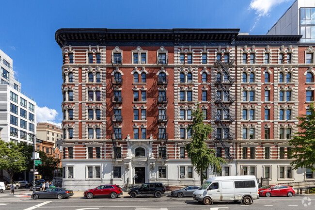 Building Photo - 364 W 123rd St