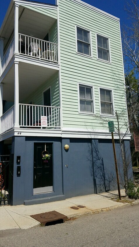 Building Photo - 44 Blake St