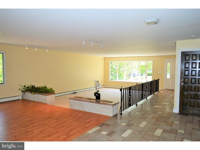 Building Photo - 327 Irvington Pl