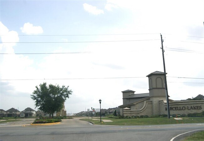 Foto del edificio - 24319 Bello Everett Lake Dr