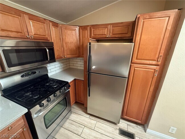 Building Photo - 5533 Wheatfield Dr