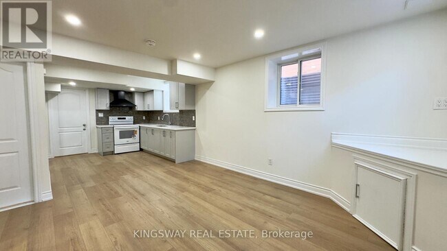 Photo du bâtiment - 329 Blinco Terrace