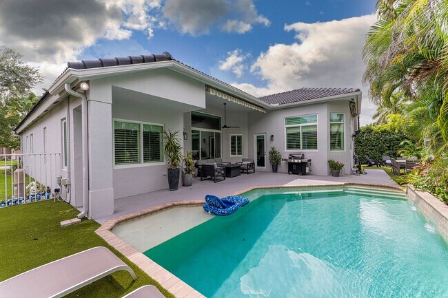 Foto del edificio - 4023 W Lake Estates Dr