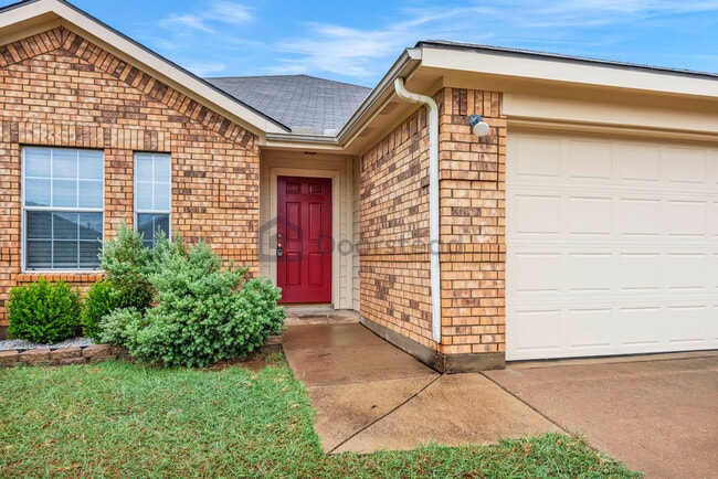 Building Photo - 523 Elk Run Dr
