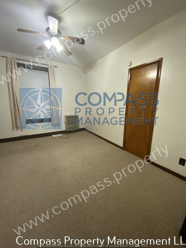 Building Photo - $ 895 - Efficiency, 1 Bath 1st Floor Apart...