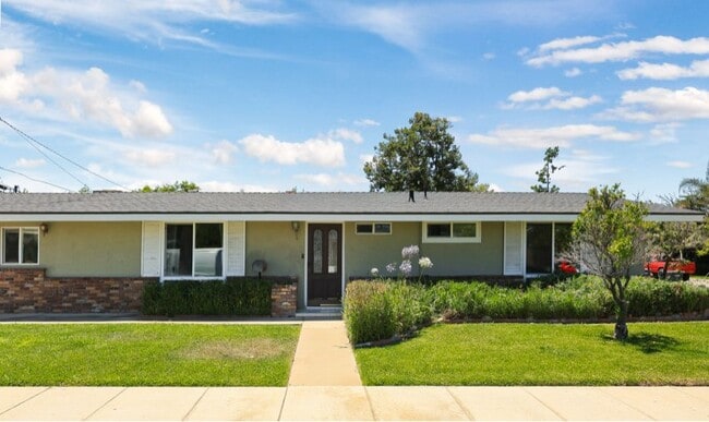 Photo - 526 N Emerald Dr House