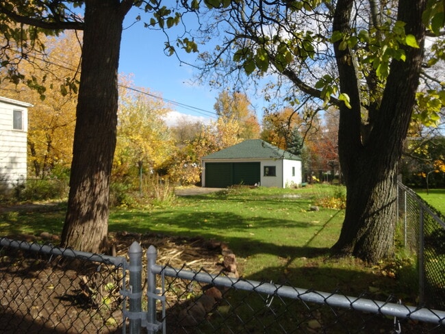 Foto del edificio - 179 Niagara Falls Blvd