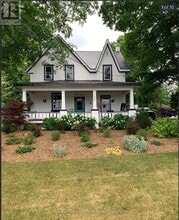 Building Photo - 698 Havelock St