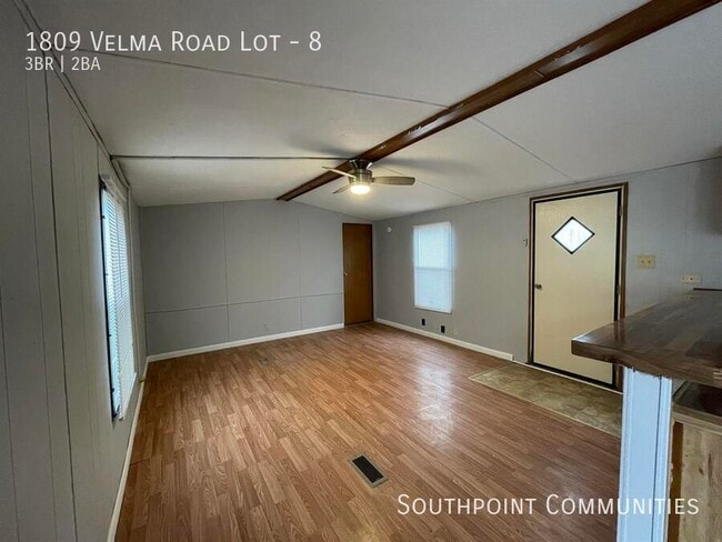 Building Photo - 1809 Velma Rd