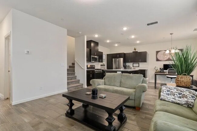 Foto del edificio - 736 N Bliss Ln