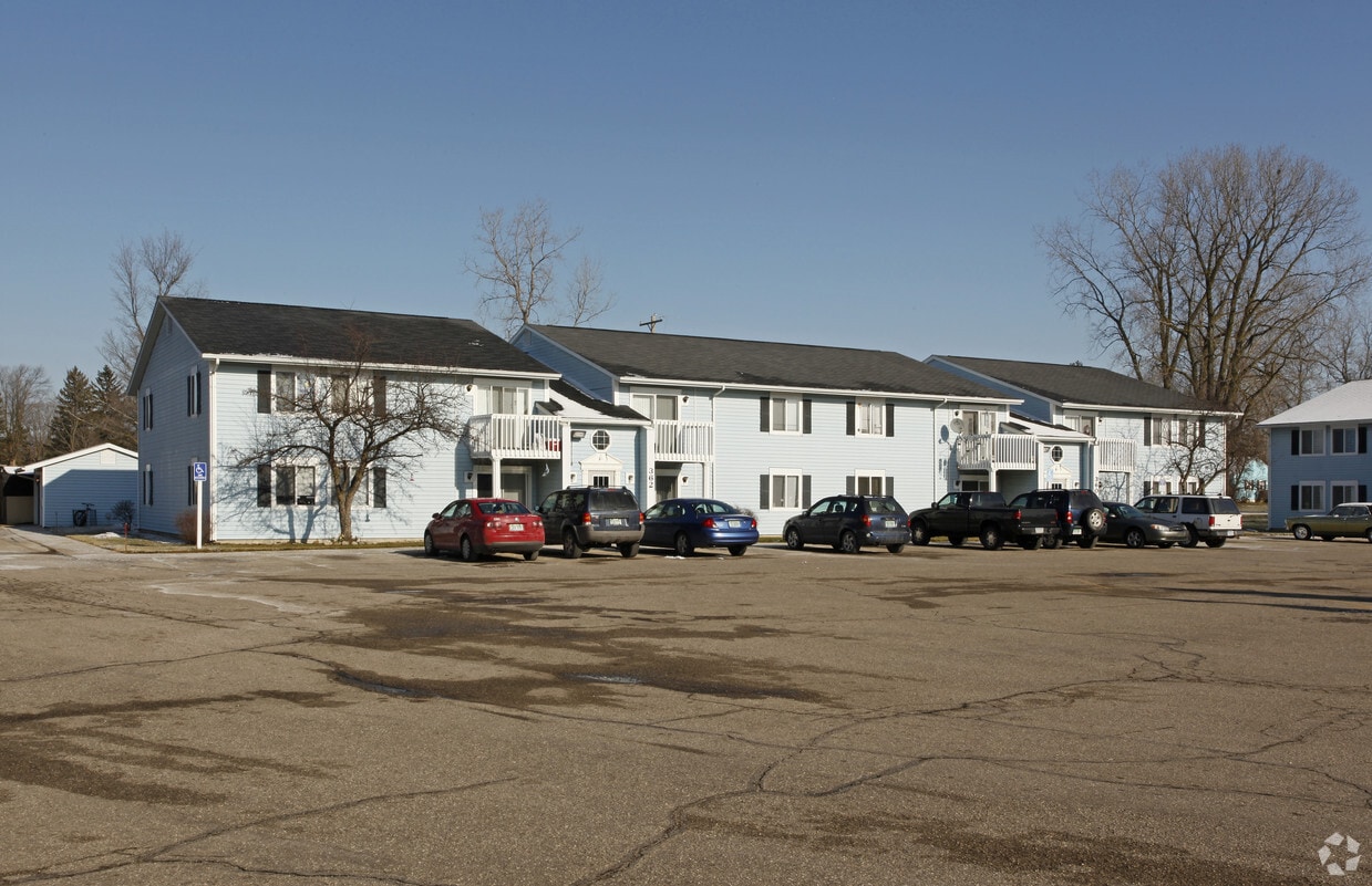 Thomas Apartments 340382 W Woodlawn Ave Hastings, MI Apartments