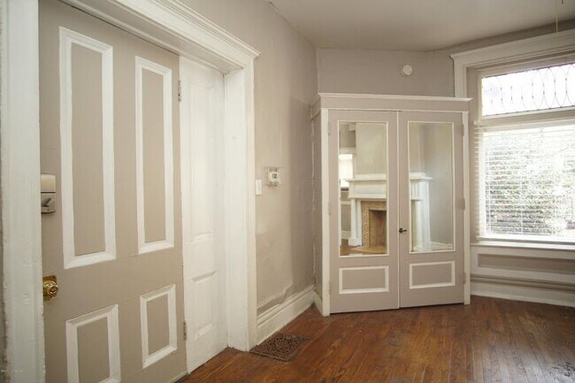 Foto del edificio - 416 Belgravia Ct