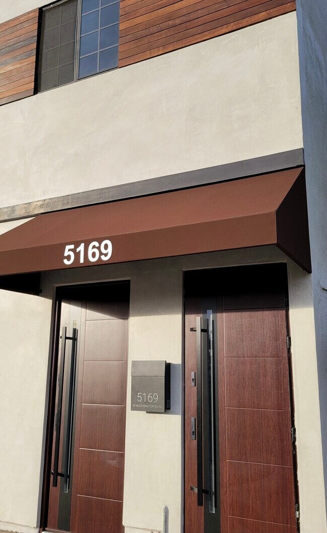 Building Photo - 5169 W Washington Blvd