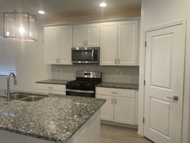 Foto del edificio - Brand new home in Marana with spacious flo...