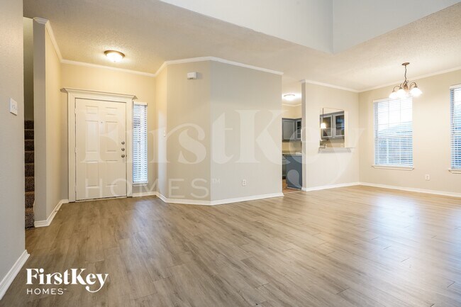 Foto del edificio - 1150 Lombard Ln