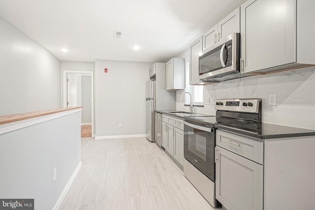 Building Photo - 1441 Tasker St