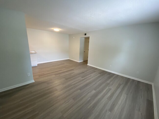 Foto del edificio - 401 E 3rd N St