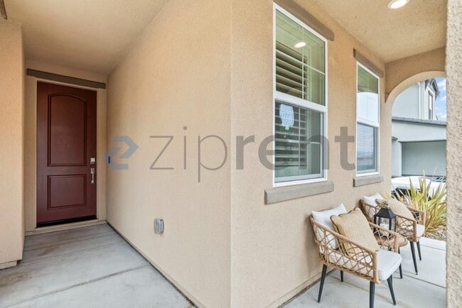 Building Photo - Unit