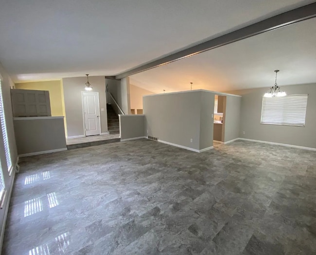Building Photo - Comfort & Convenience in West Greeley