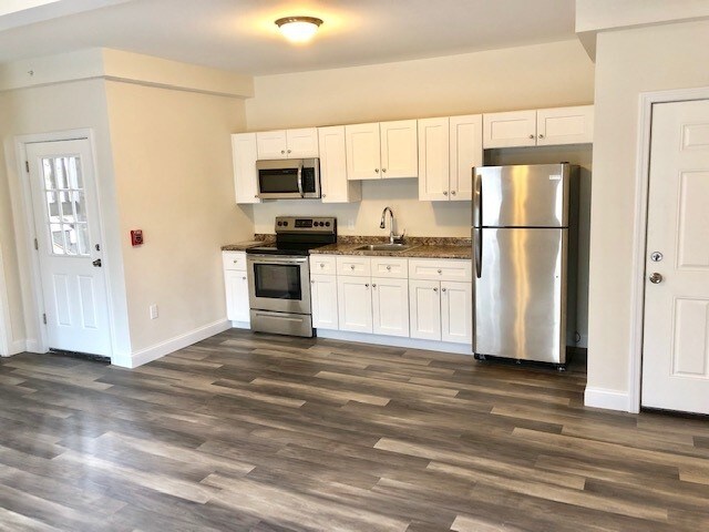 Foto principal - 165 W Hancock St