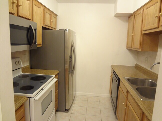 Foto del edificio - 6105 Knoll Valley Dr