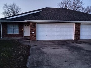 Building Photo - 51 Holly Dr