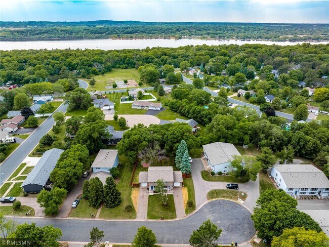 Foto del edificio - 751 Sandhill Point Rd