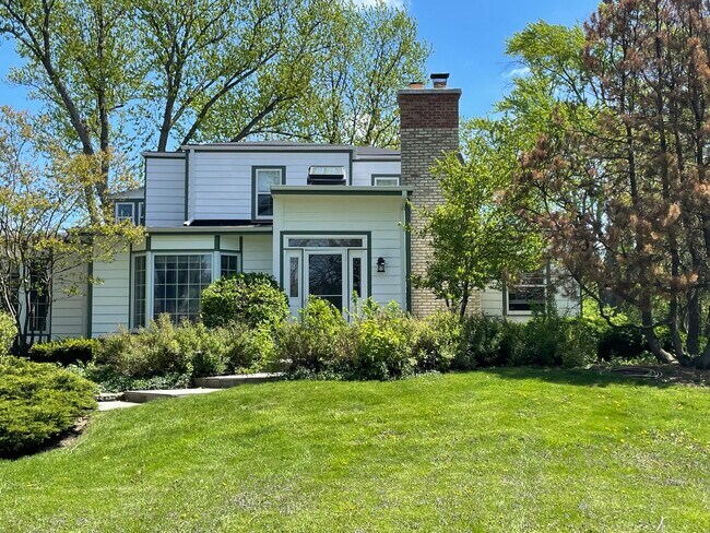Foto del edificio - 27877 Bradley Rd