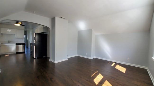 Building Photo - 3414 N Seeley Ave