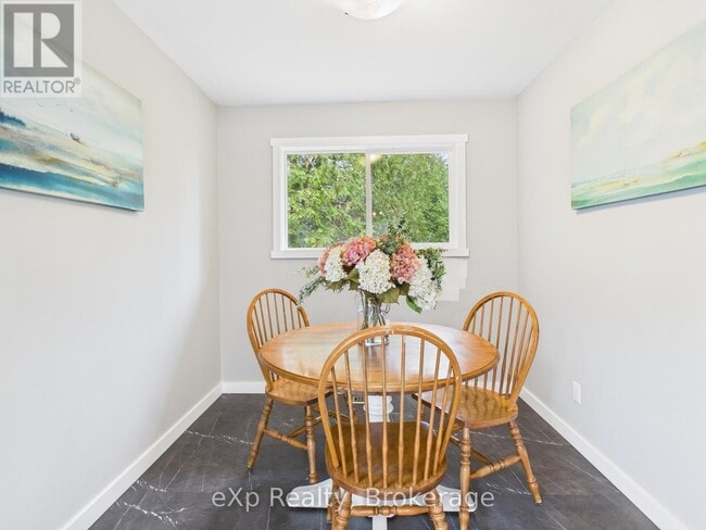 Building Photo - 568 McNabb St