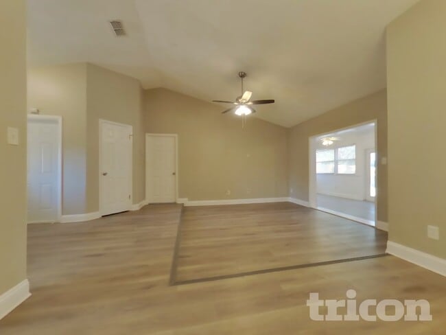 Building Photo - 2942 Mallorn Way