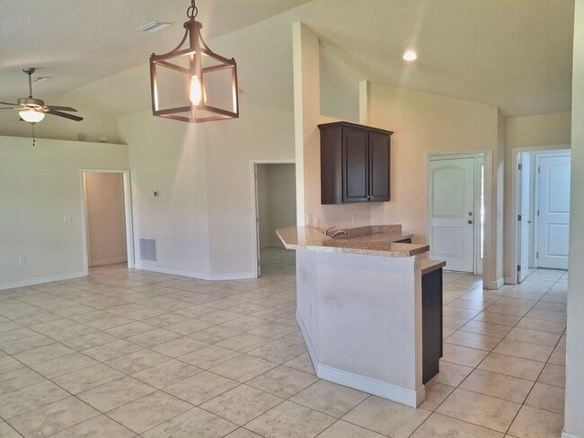 Foto del edificio - Spacious 4-Bedroom Brick Home in Preserve ...