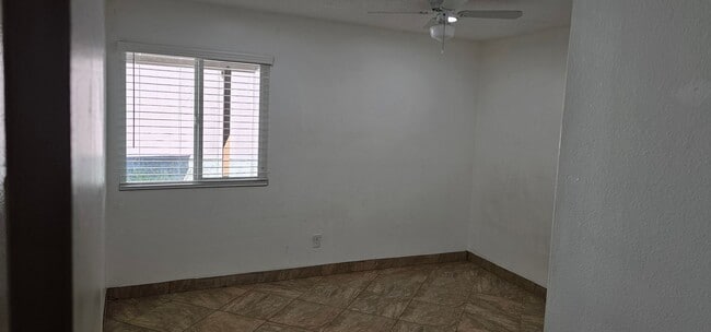 Building Photo - 1357 Greenfield Dr