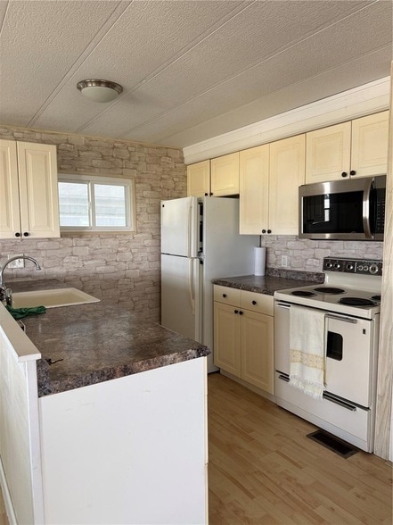 Foto del edificio - 274 Beach Ct