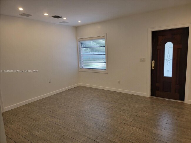 Foto del edificio - 6631 SW 63rd Ct