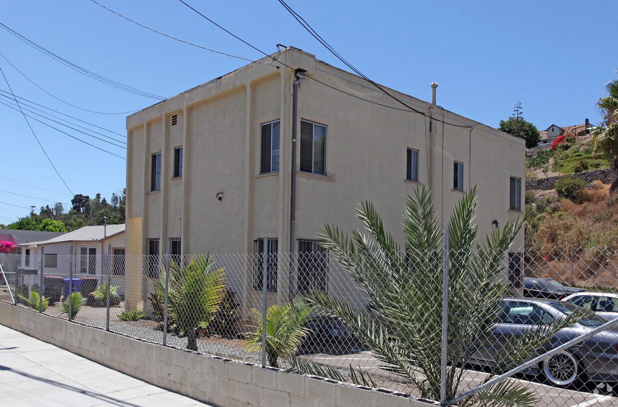 Building Photo - 5011 Auburn Dr