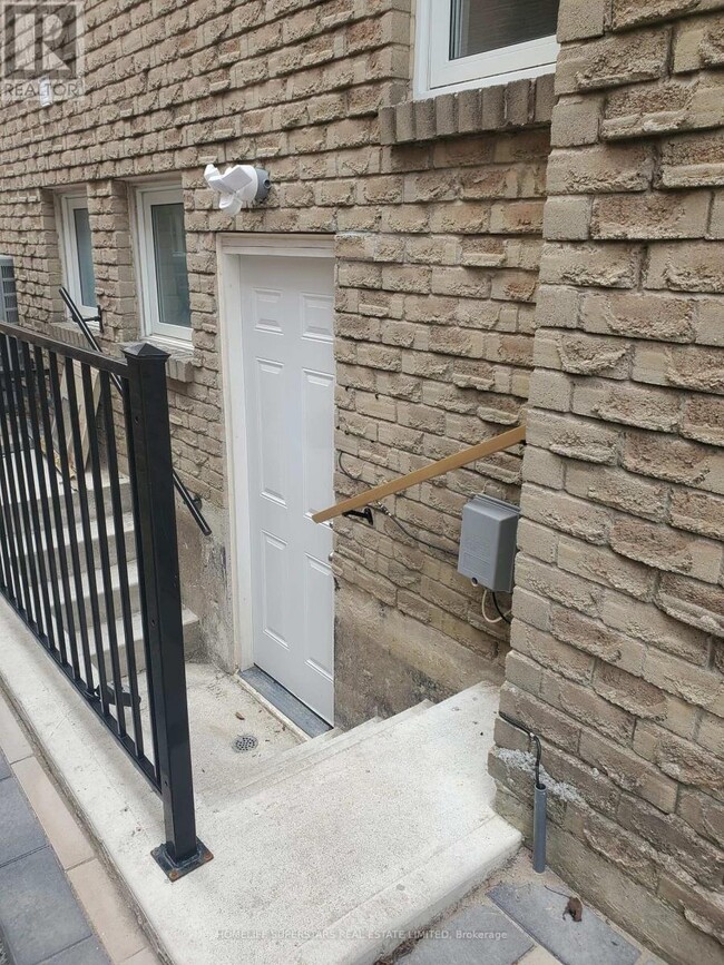 Building Photo - 1 Stockbridge Crescent