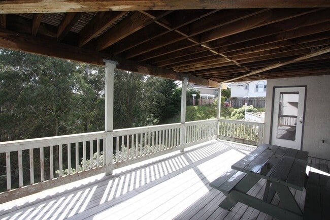 Building Photo - Outside Leasing - 10 Andorra Ct