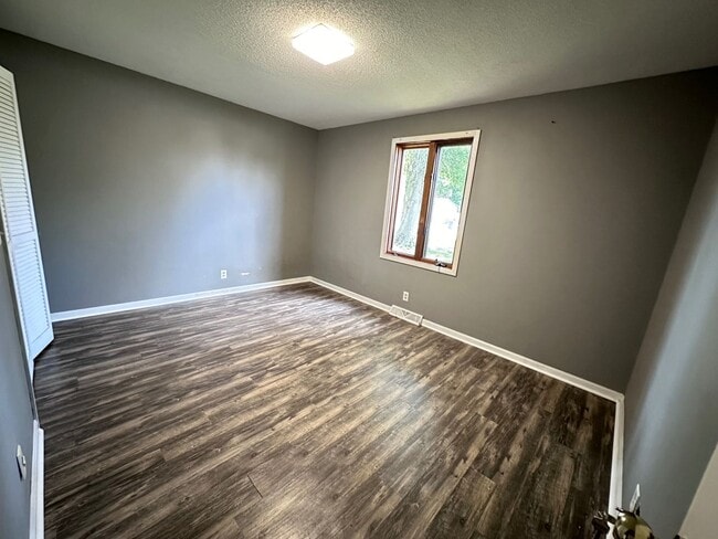 Building Photo - 821/823 Glendale Rd.