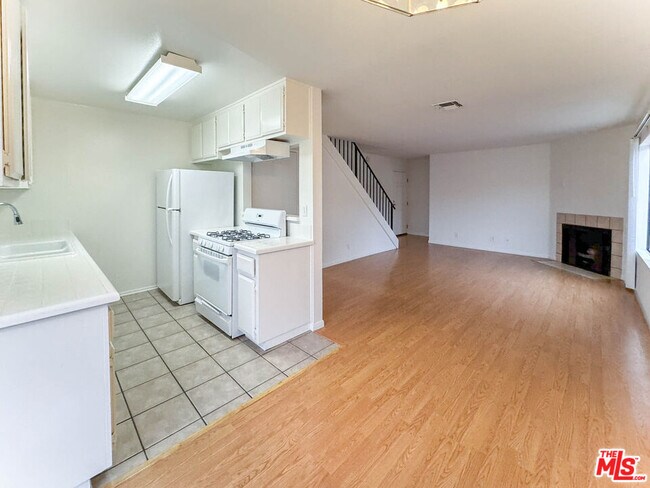 Foto del edificio - 2490-2490 Purdue Ave