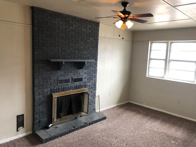 Foto del edificio - 3 bedroom 2 bath HOME in Farmington / FARM SCHOOL DIST