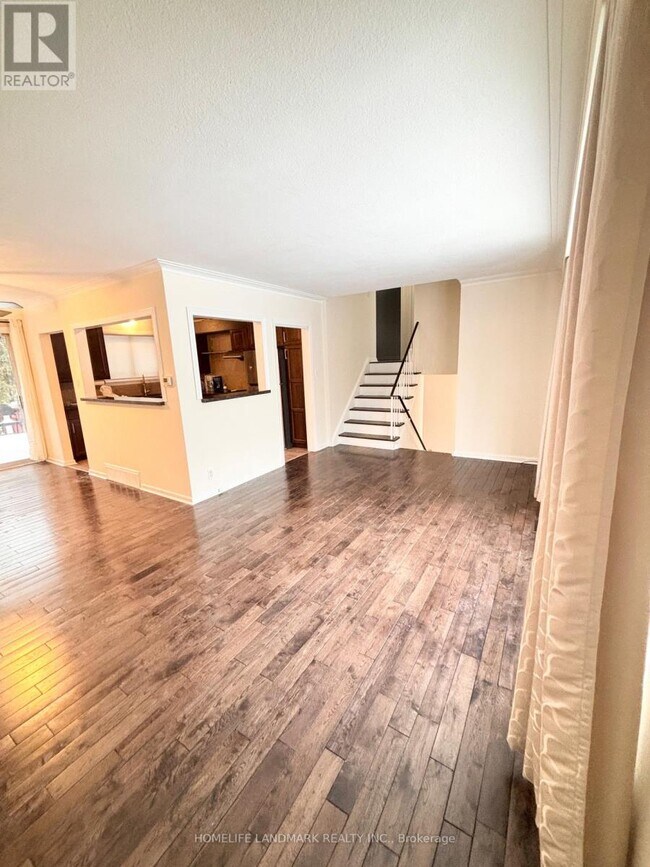 Photo du bâtiment - 27 Arrowflight Dr