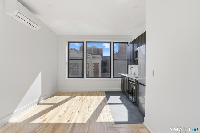 Building Photo - 253 State St