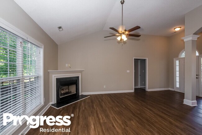 Building Photo - 2233 Tree Ridge Rd